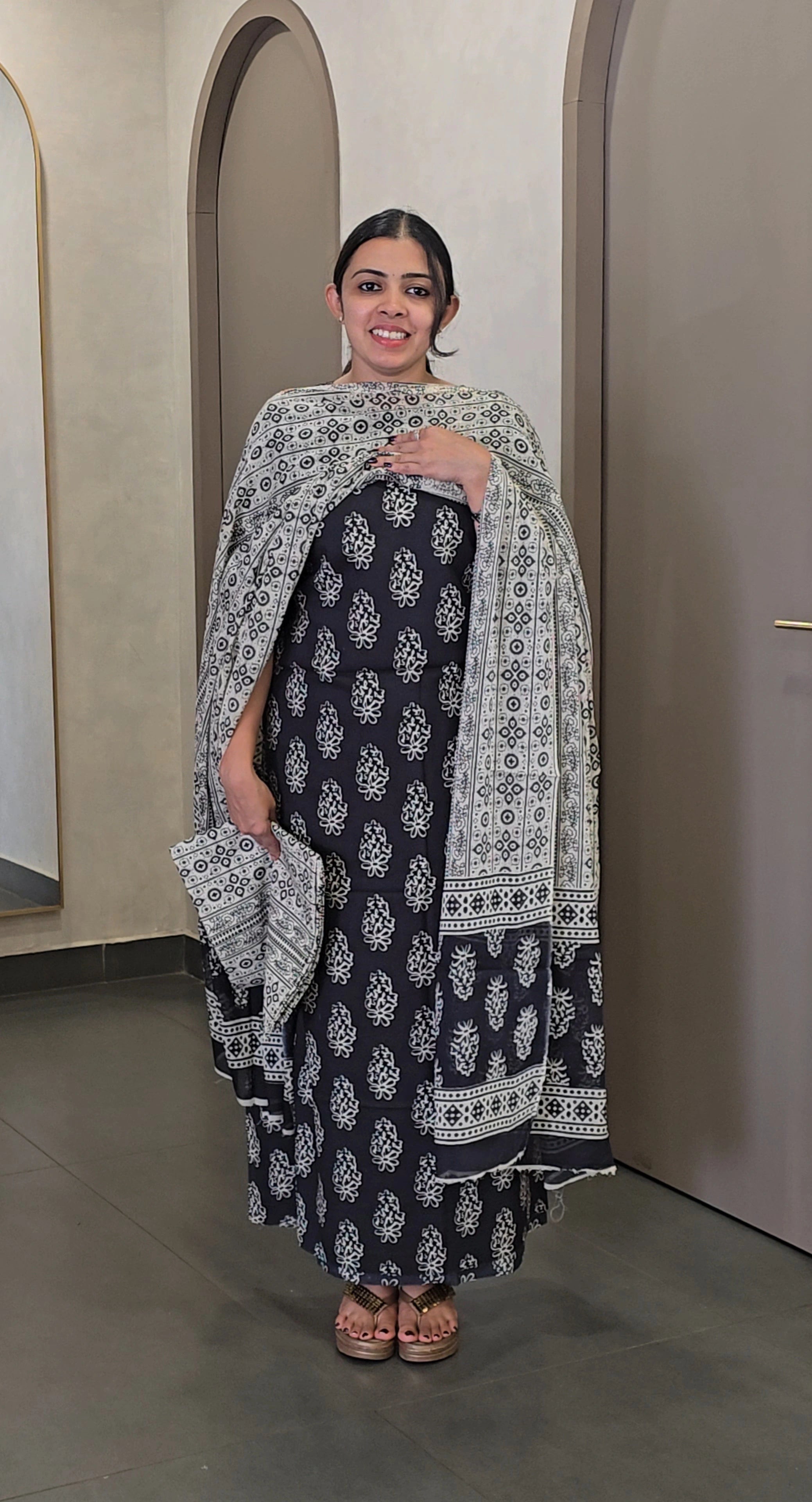 Cotton Salwarsuit - SC 10333