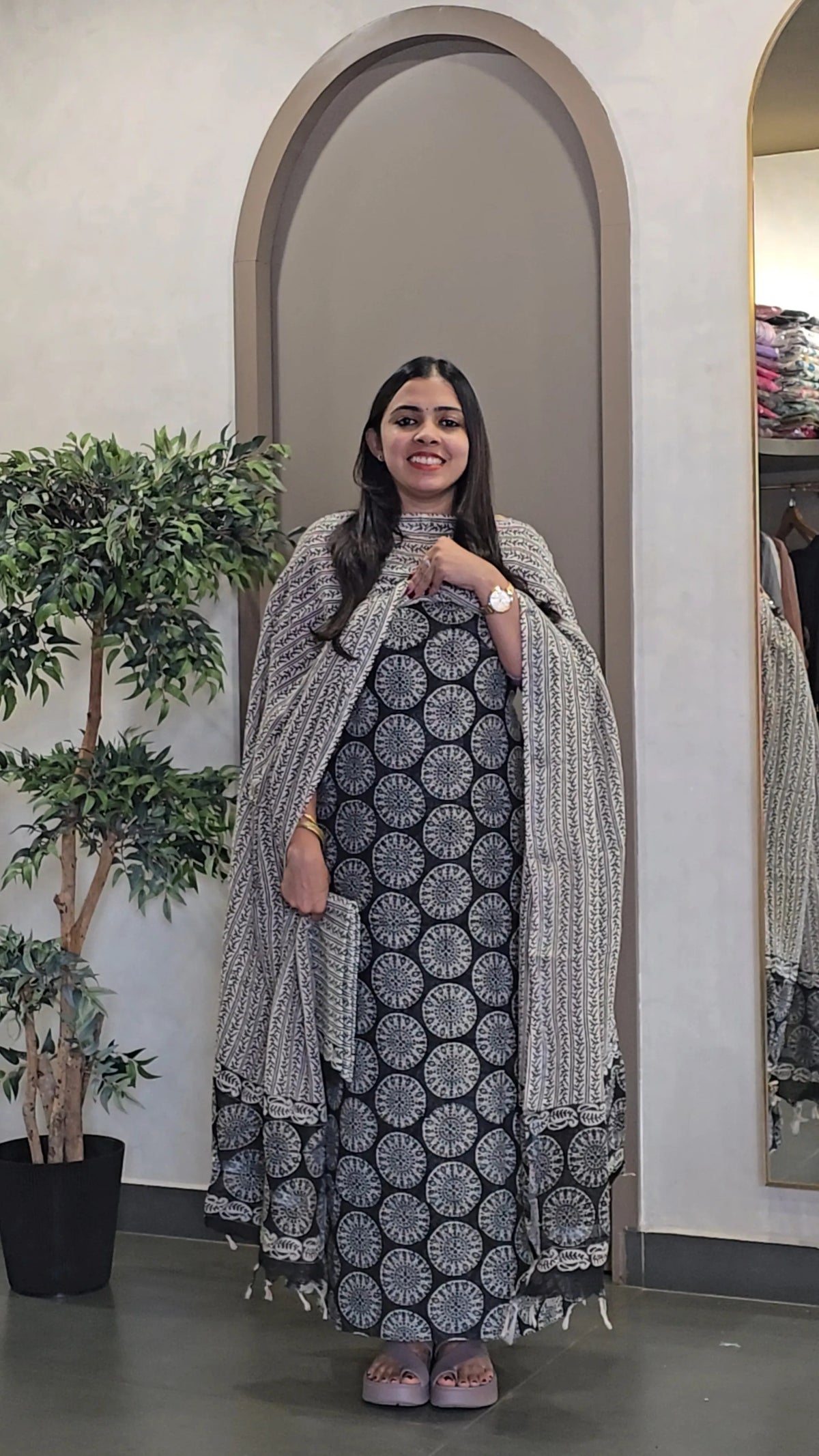 Semi-Linen Salwarsuit - SC 10844