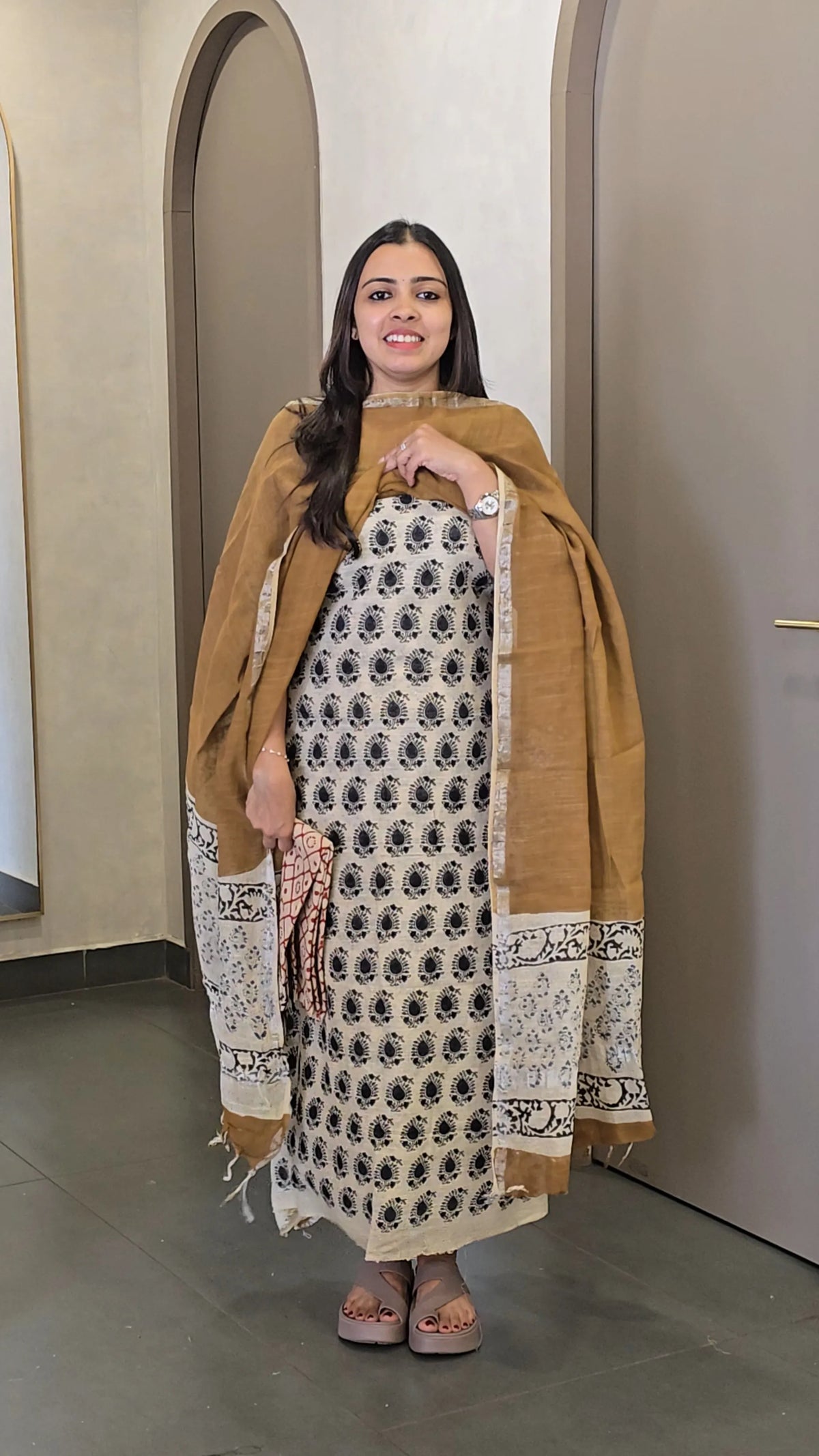 Semi-Linen Salwarsuit - SC 10727