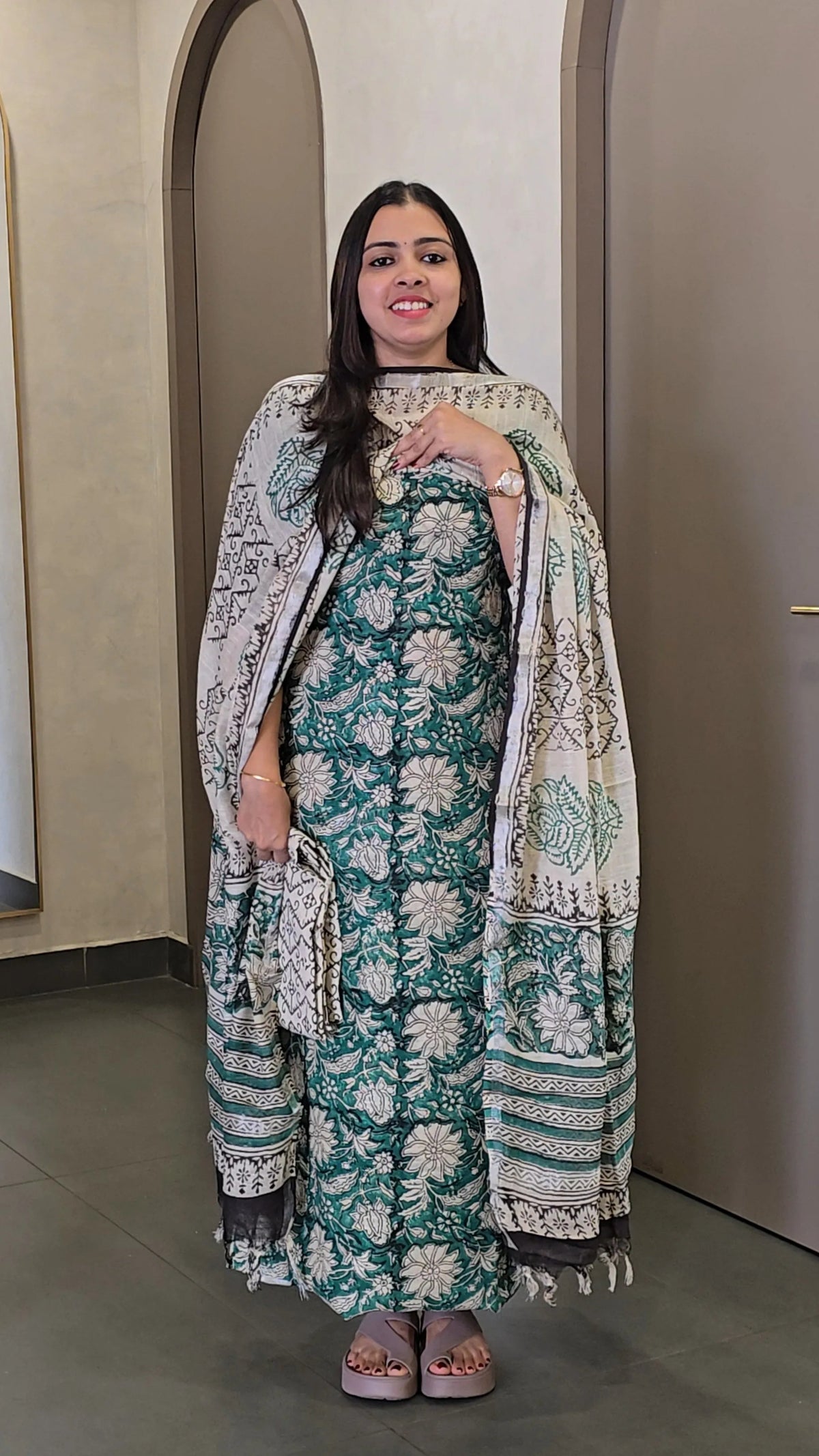 Semi-Linen Salwarsuit - SC 10844