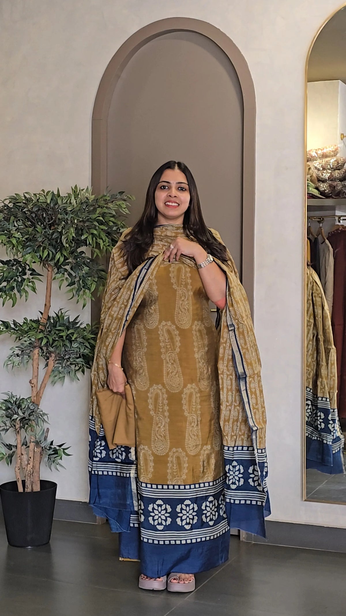 Semi Maheshwari Silk - SC 10938
