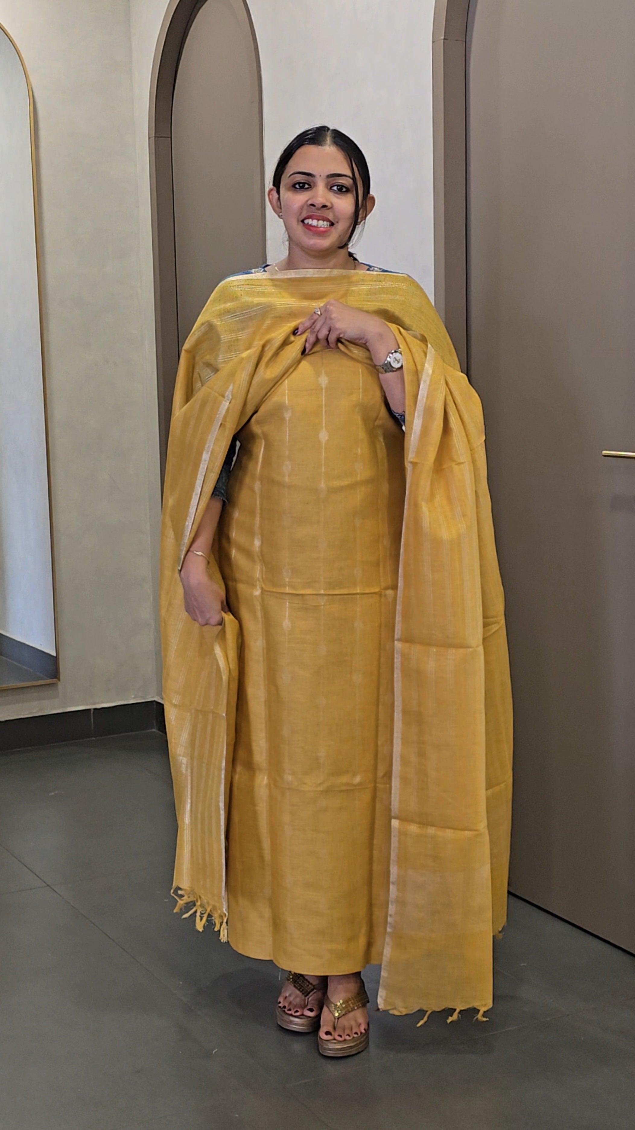 Pure Handloom Linen Salwarsuit - SC 10309