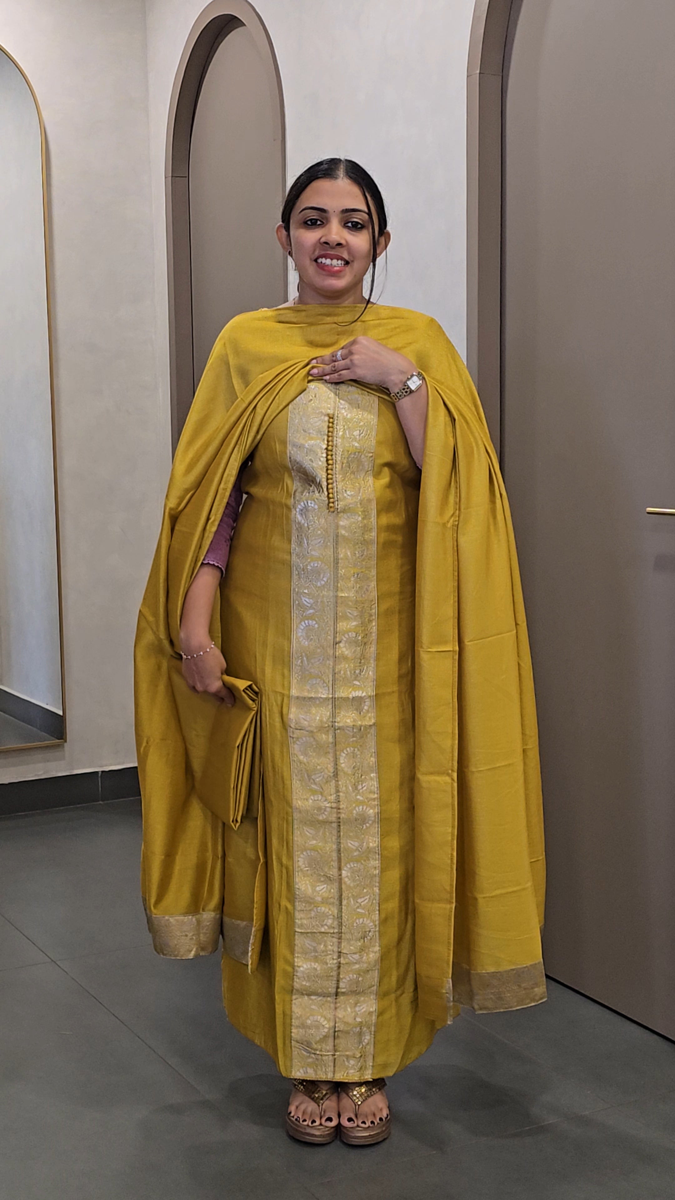 Banarasi Salwarsuit - PB 10001
