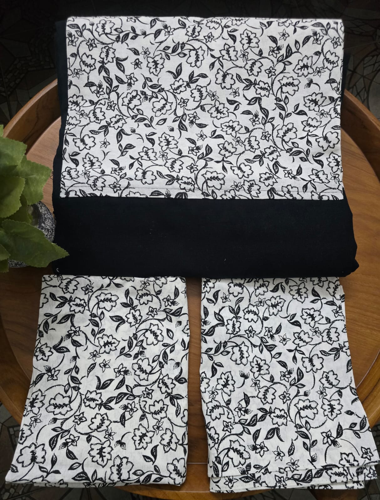 King Size - Handloom Cotton Border Bedsheet