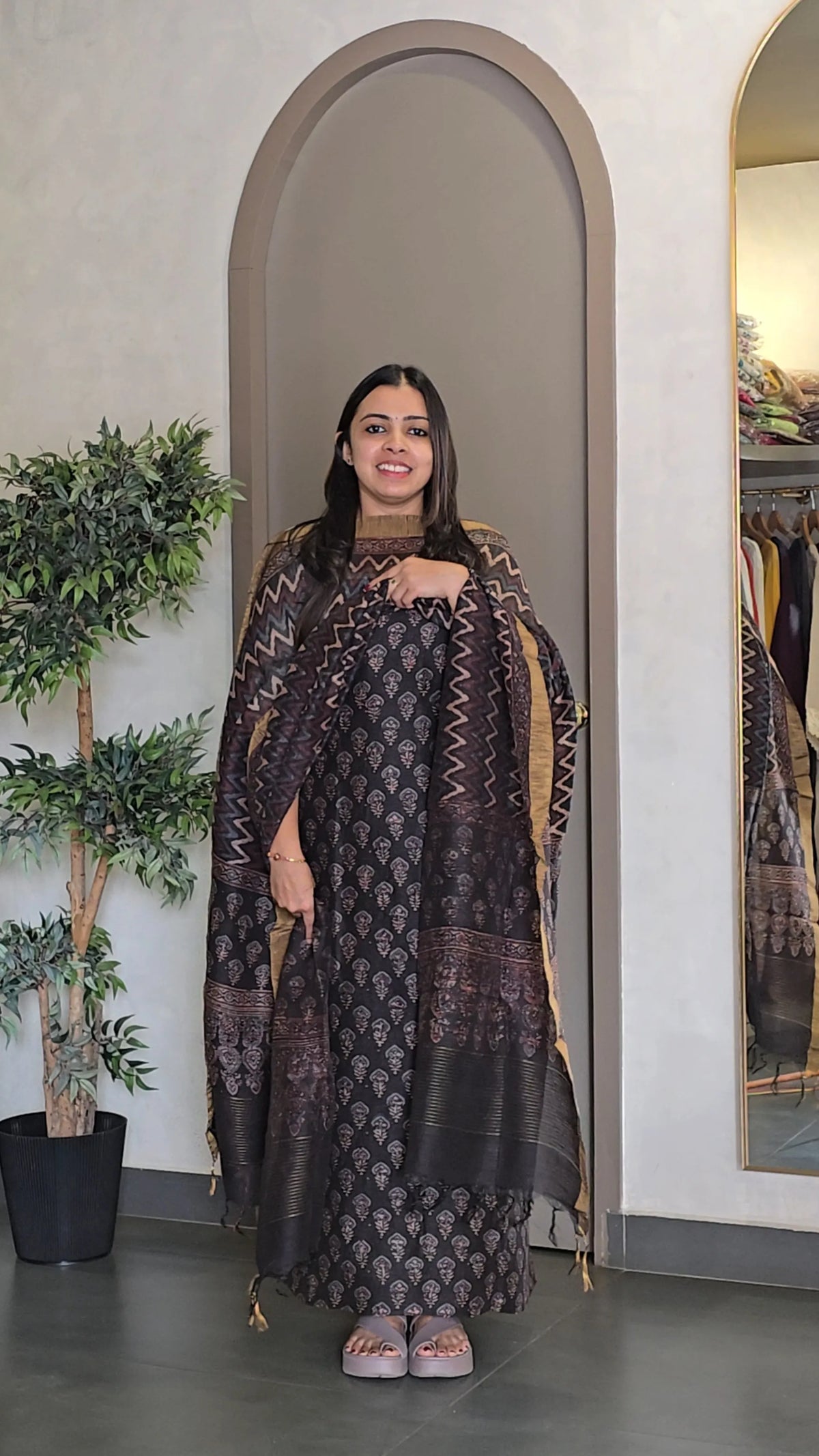 Premium Pure Linen Silk Salwarsuit - SC 10913