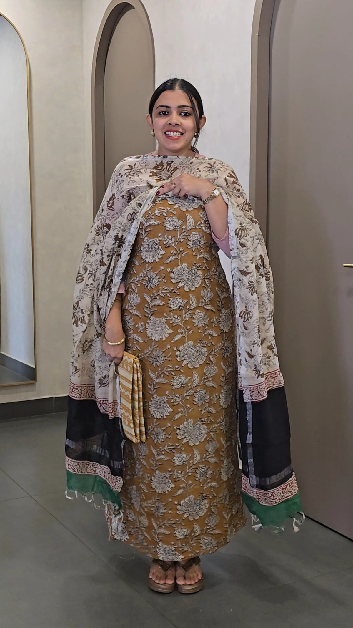 Semi-Linen Salwarsuit - SC 10727