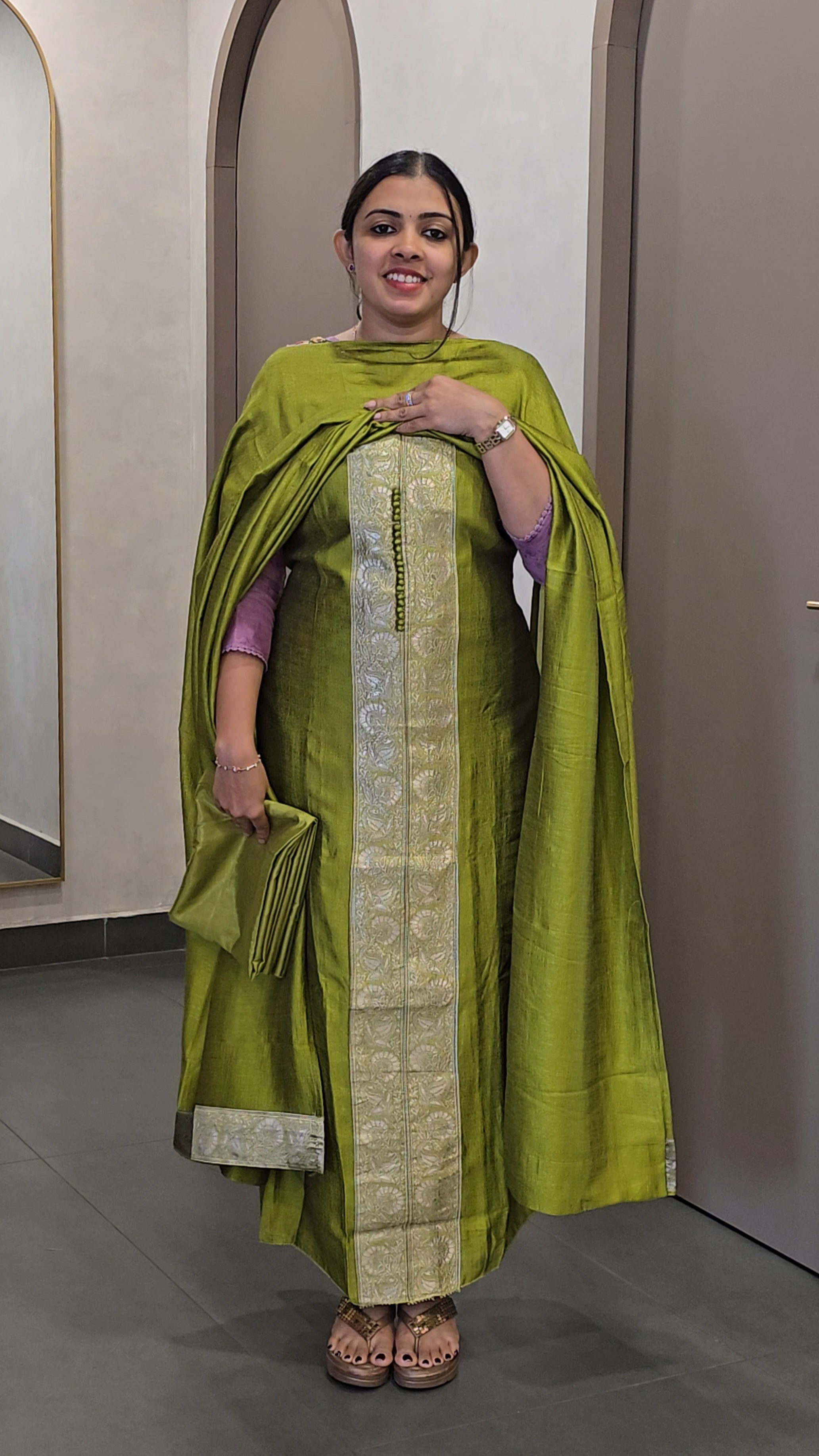 Banarasi Salwarsuit - PB 10001