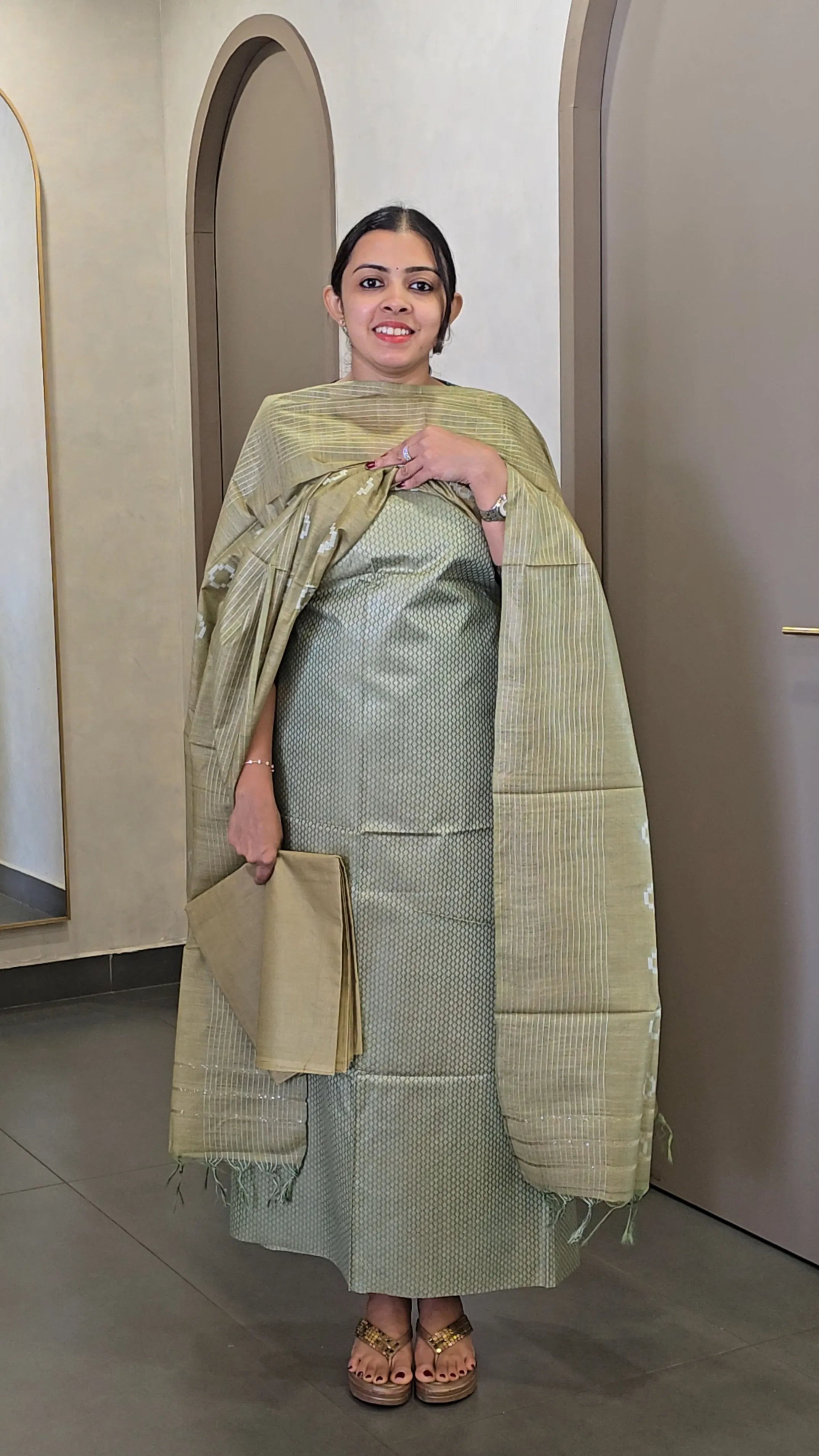 Semi-Tussar Silk Salwarsuit - SC 10664